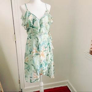 BAND of GYPSIES Casual Floral Dress!